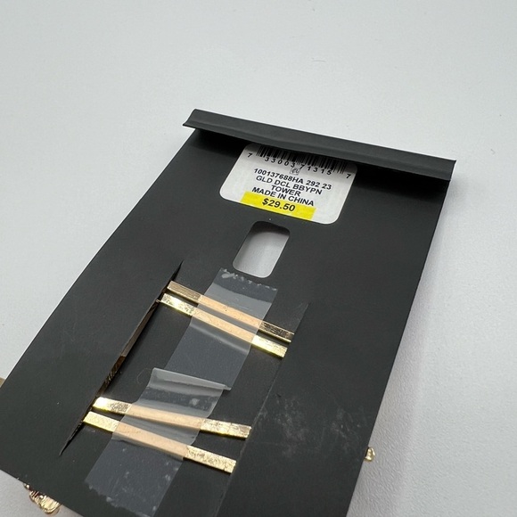 Inc International Concepts 4-Pc. Disc & Leaf Bobbypins in Gold-Tone NWT MSRP $30 - Picture 3 of 4